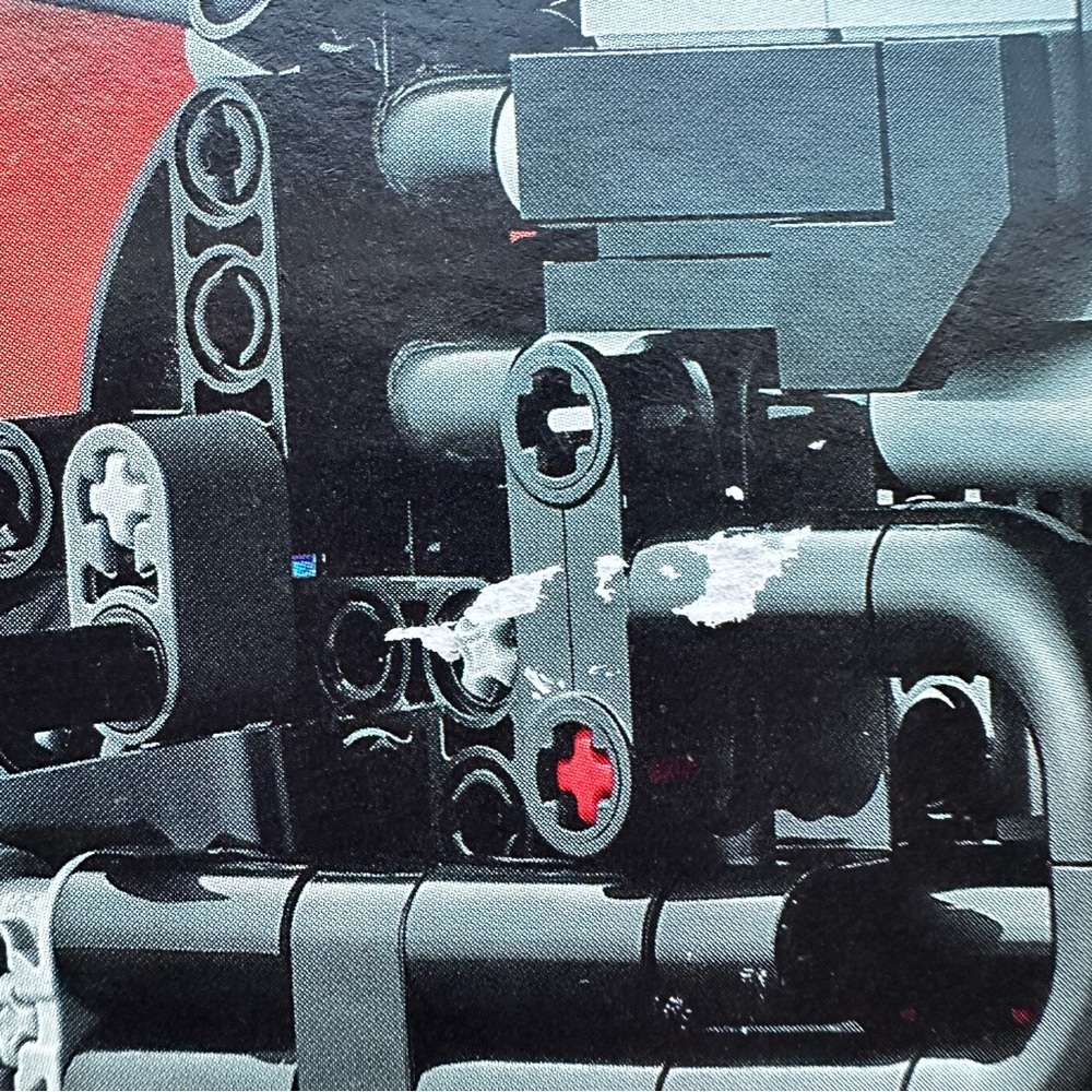 LEGO Technic The Batman Batcycle 42155 - Picture 9 of 10